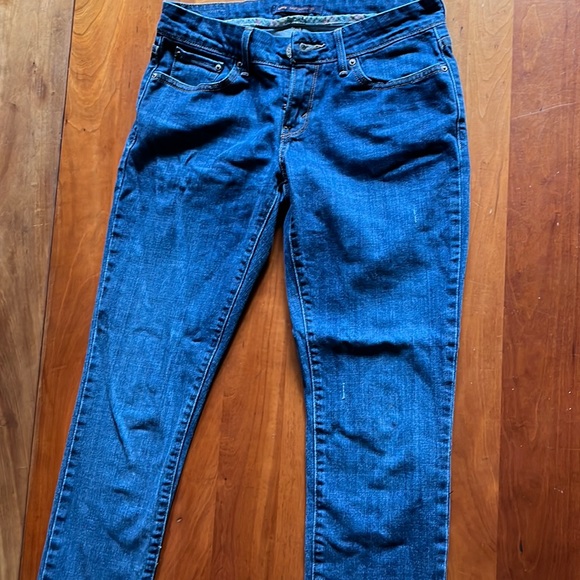 Levi’s 545 low rise skinny jeans. Size 4 - Picture 2 of 3